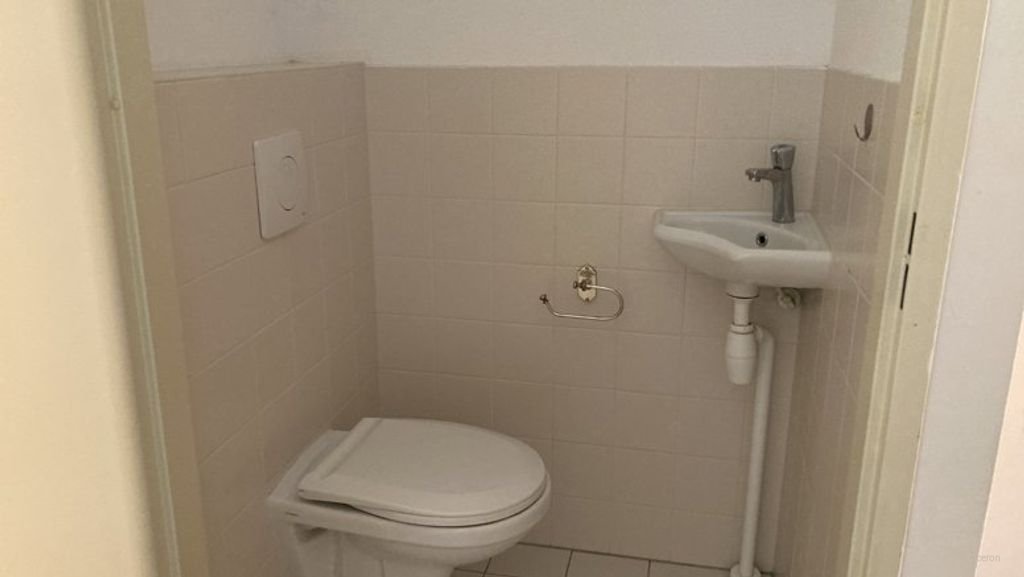 Terraced House with Roof Terrace in Almere - Image 1