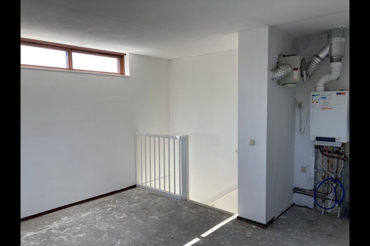 Terraced House with Roof Terrace in Almere - Image 11