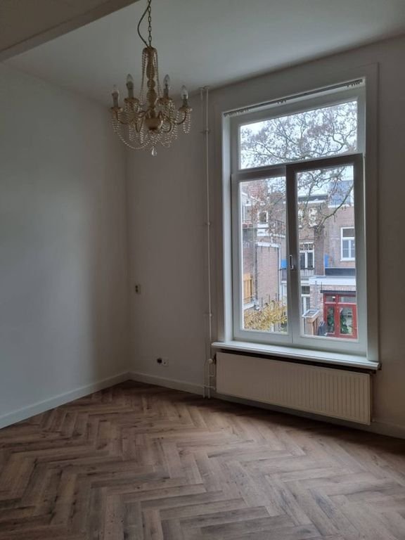 Bright studio with garden near the station - Image 4