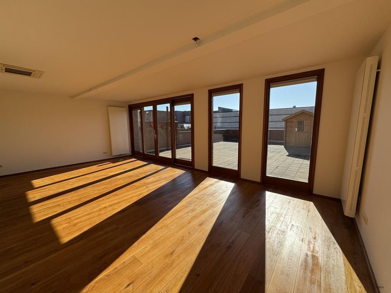 130 m2 apartment with terrace and garage - Image 3