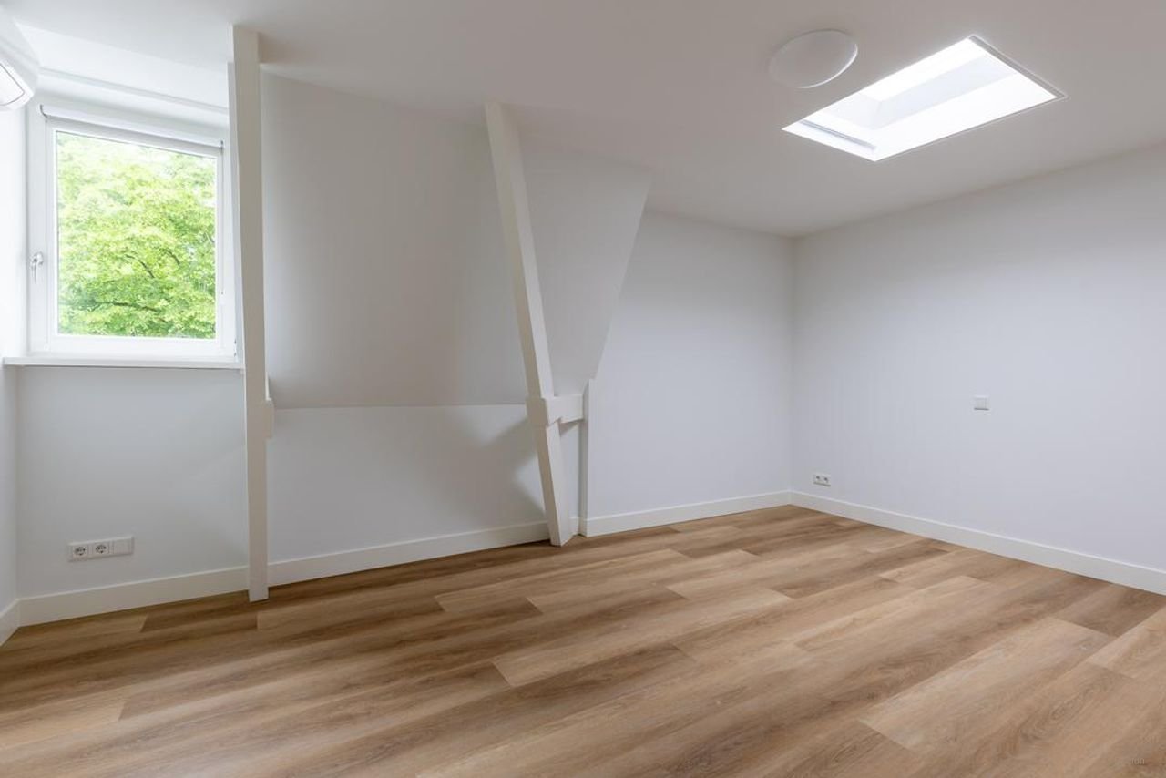 Renovated corner house with garden in Bussum - Image 18