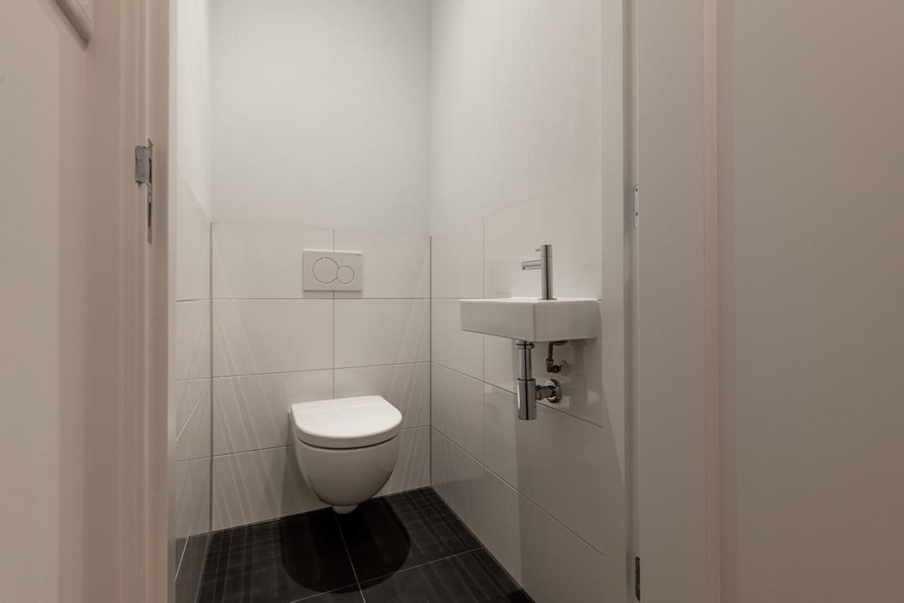 Renovated corner house with garden in Bussum - Image 9