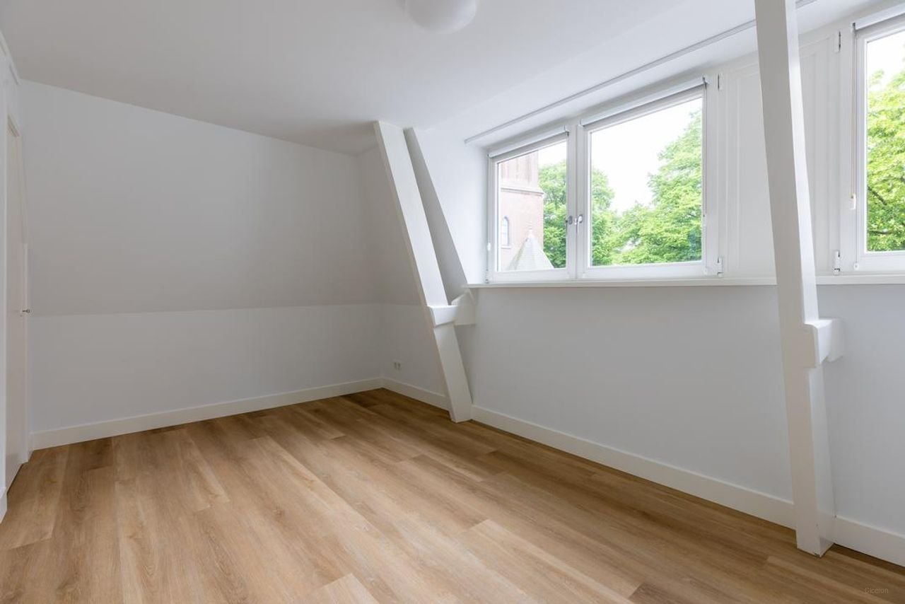 Renovated corner house with garden in Bussum - Image 16