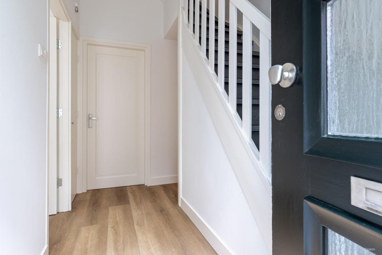 Renovated corner house with garden in Bussum - Image 4
