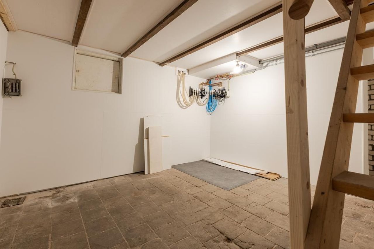 Renovated corner house with garden in Bussum - Image 11
