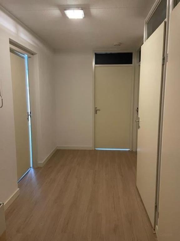 Gemeubileerd hoekappartement met terras - Afbeelding 12
