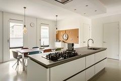 4-bedroom house with garden - Image 7