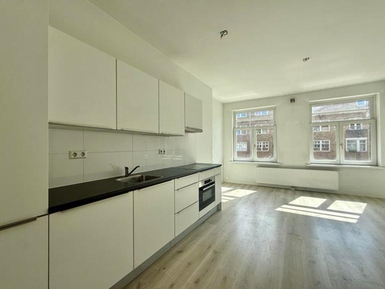 2-slaapkamerappartement met balkon - Afbeelding 1