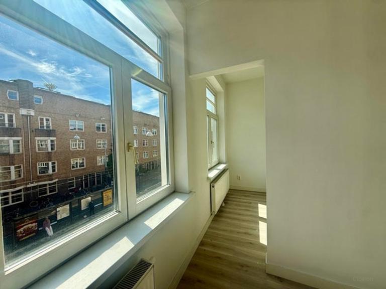 2-slaapkamerappartement met balkon - Afbeelding 3