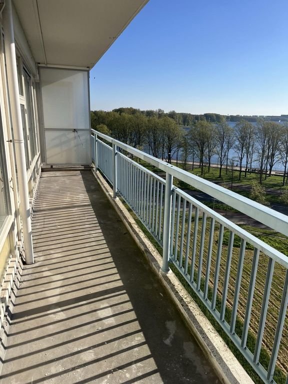 Licht 4-kamerappartement met balkon - Afbeelding 12