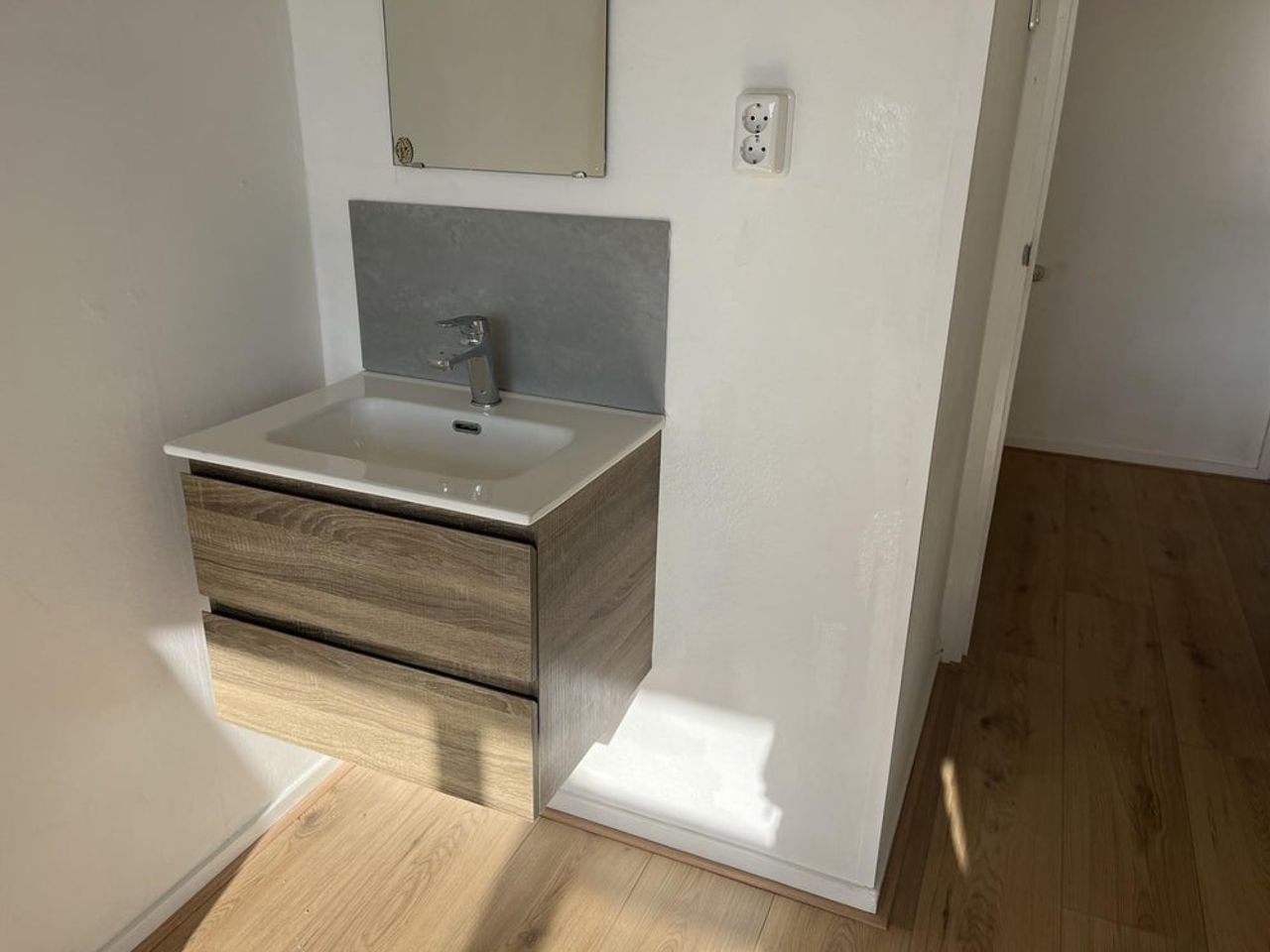 Licht 4-kamerappartement met balkon - Afbeelding 5