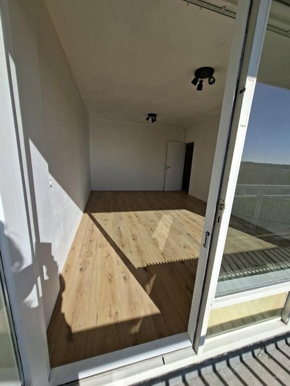 Licht 4-kamerappartement met balkon - Afbeelding 15