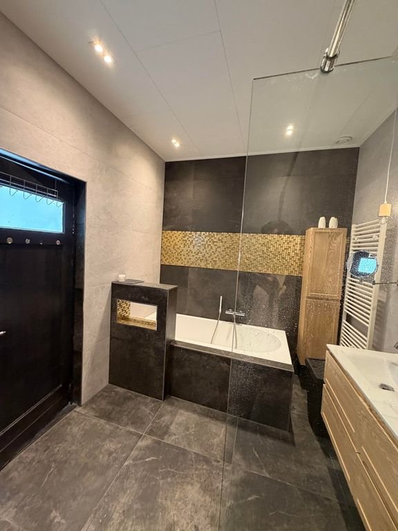 Gemeubileerd herenhuis van 145 m² met studio in Almelo - Afbeelding 12