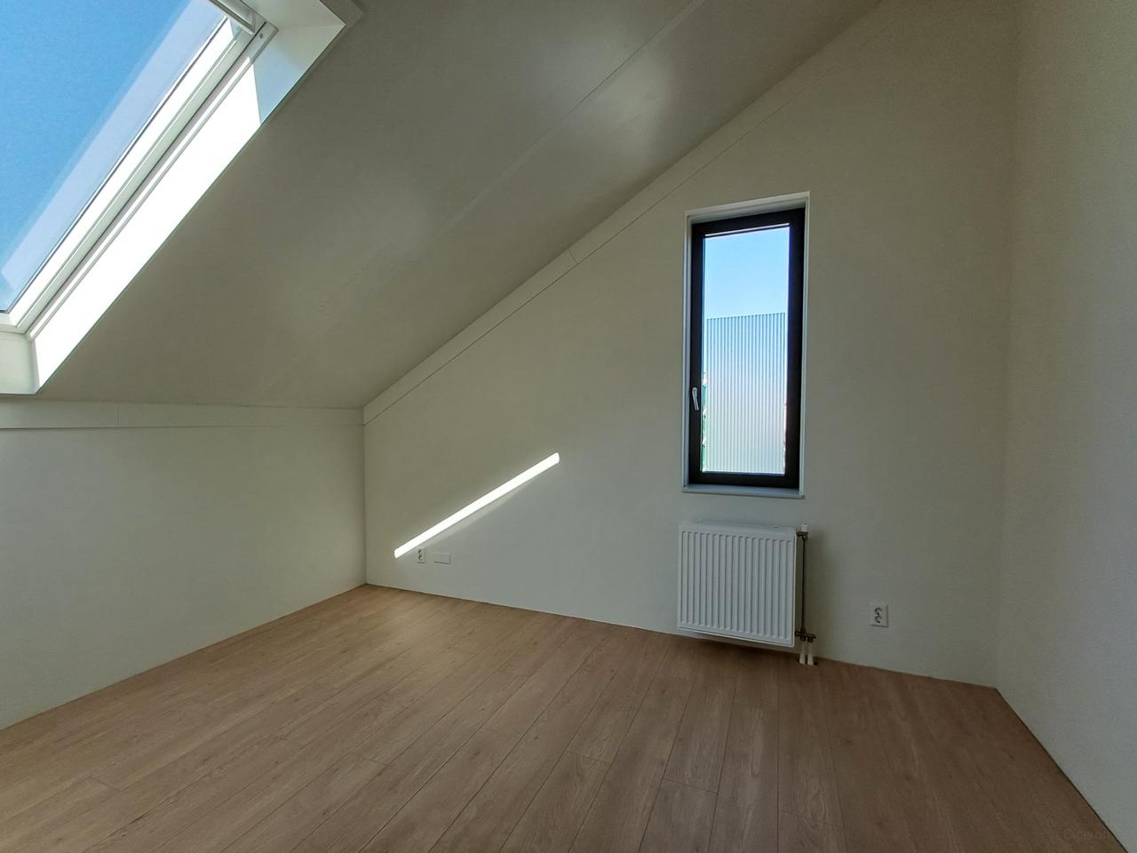 City home with terrace and private parking - Image 7