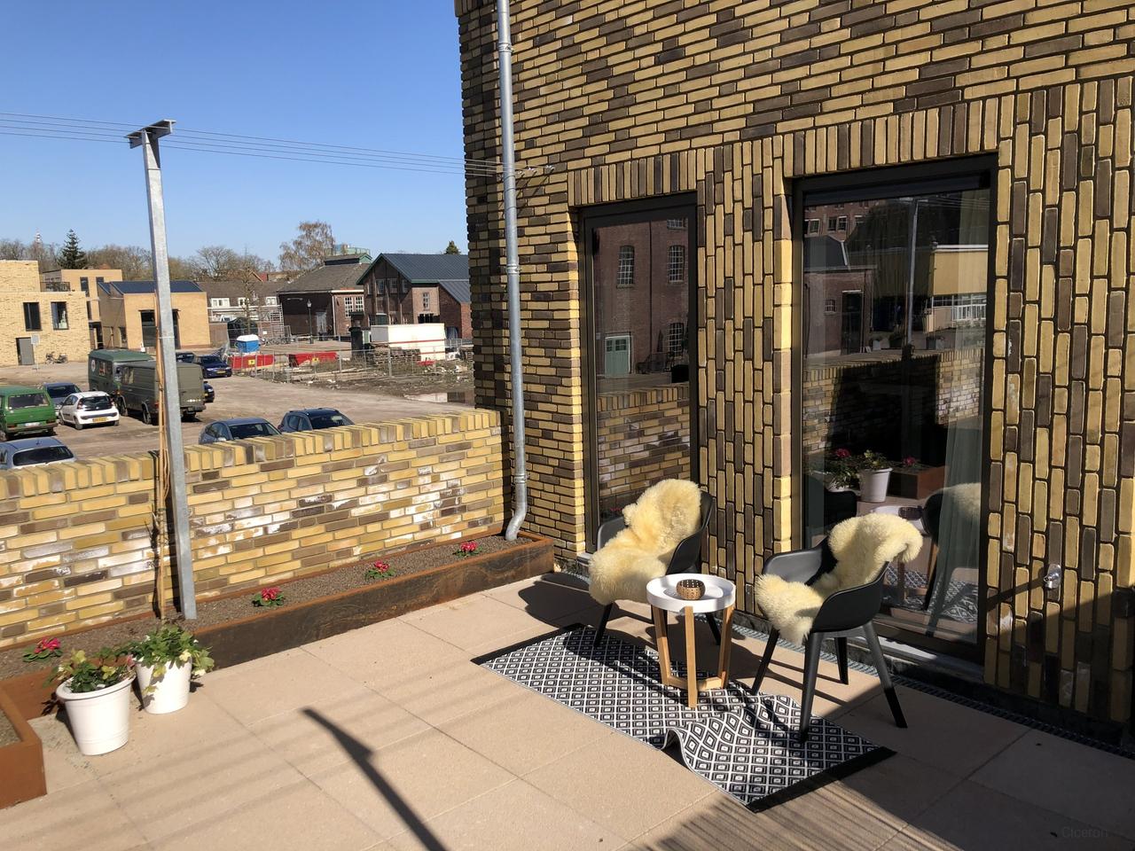 City home with terrace and private parking - Image 8