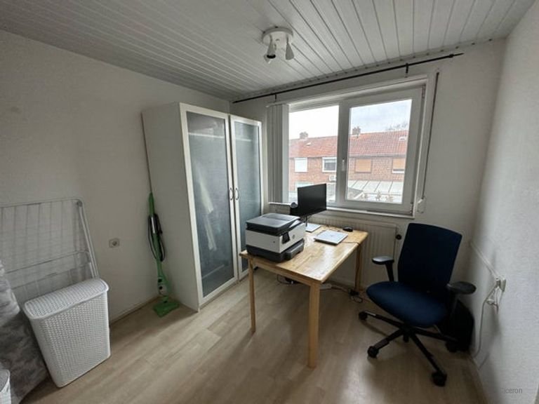 Corner house with garden and driveway in Geleen-Zuid - Image 9