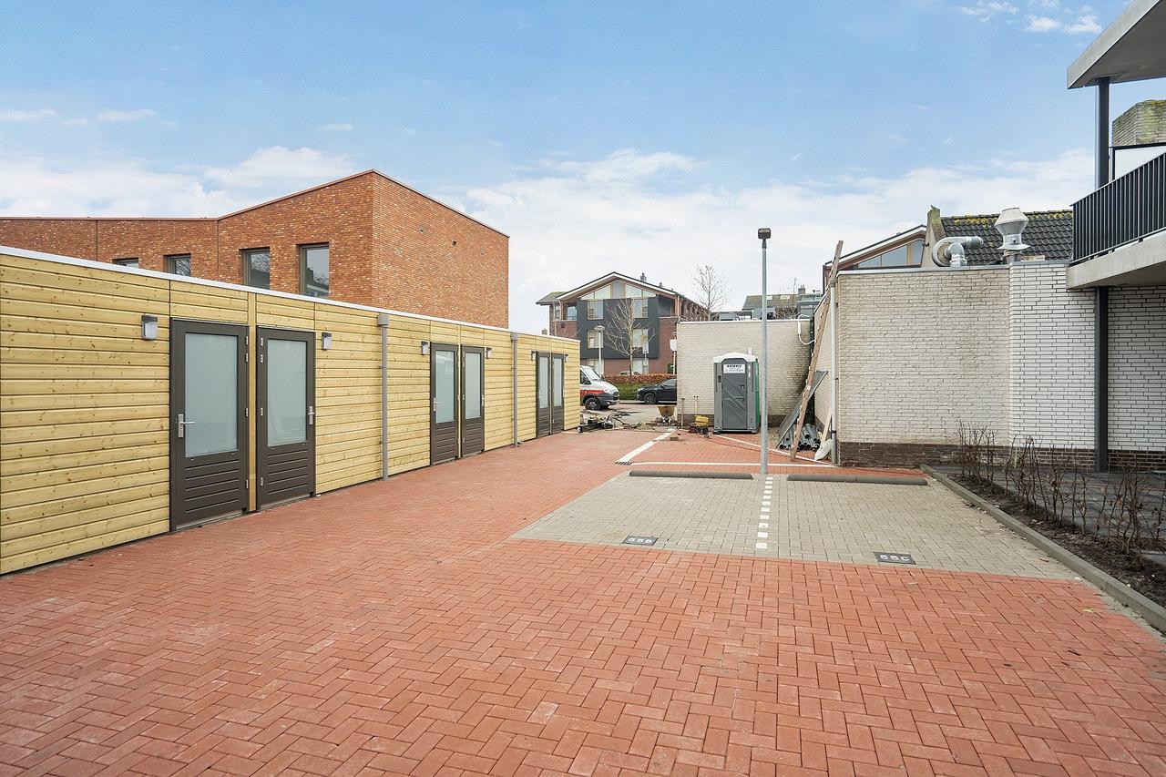 New 2-bedroom apartment with terrace - Image 15