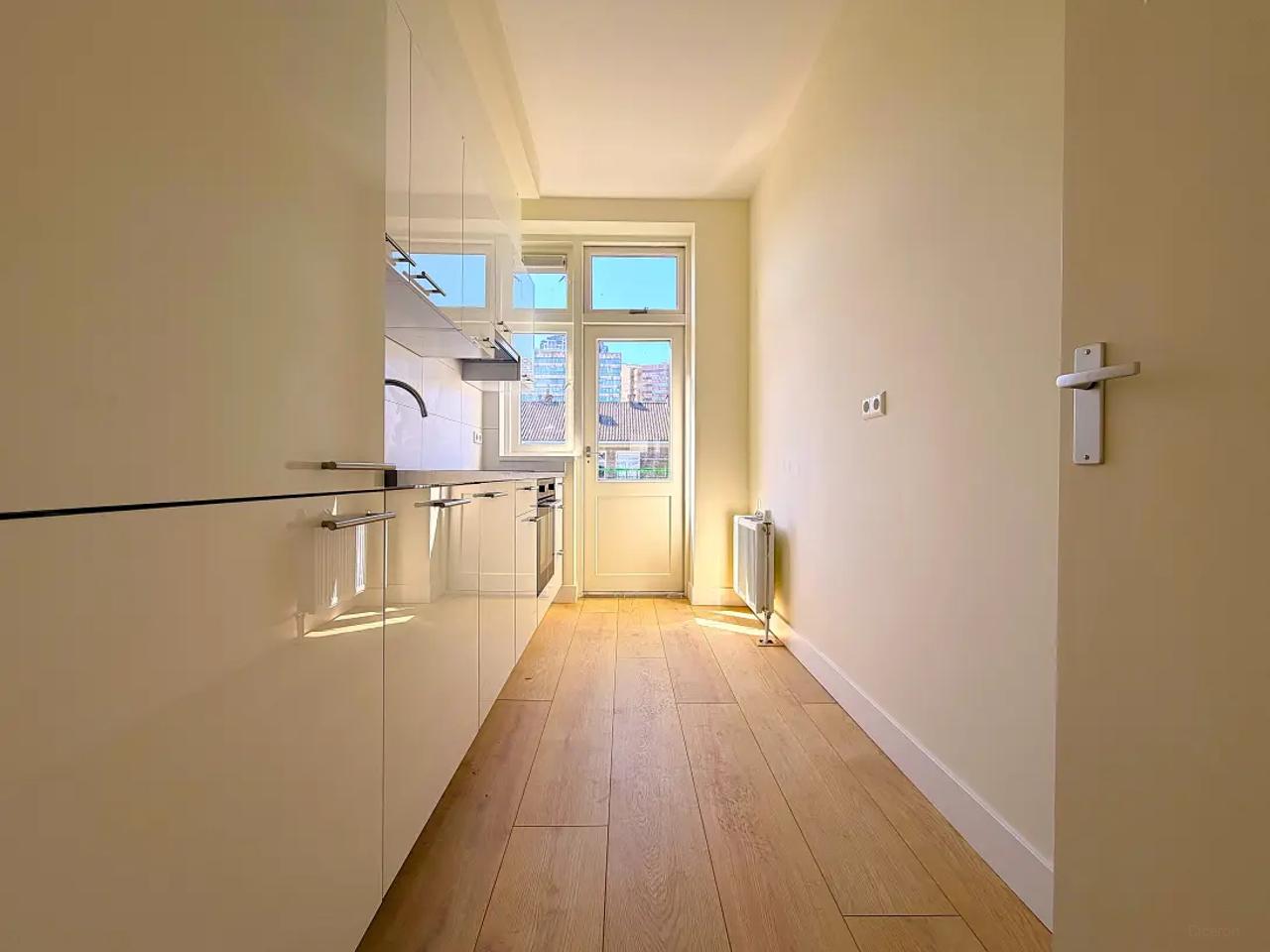 89 m² appartement met balkon in Bezuidenhout - Afbeelding 4