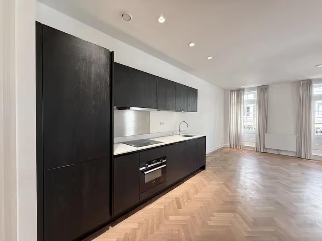 68 m² appartement met 2 slaapkamers in Oud-Zuid - Afbeelding 1