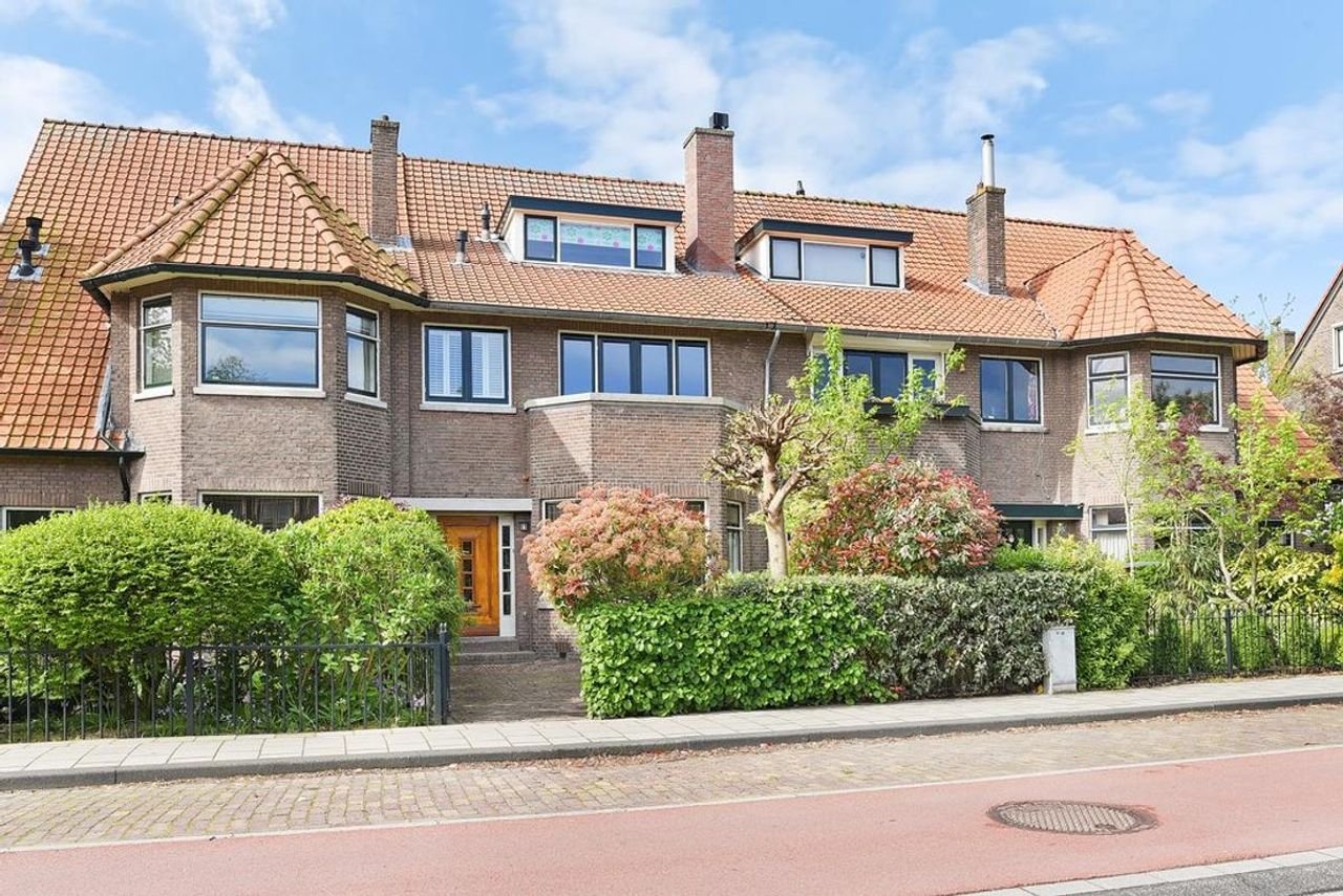Townhouse of 185 m² with sunny garden - Image 1