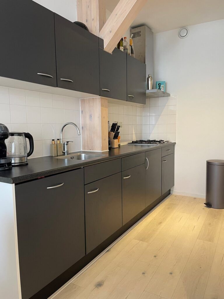 Gestoffeerd 2-kamerappartement in centrum Purmerend - Afbeelding 3