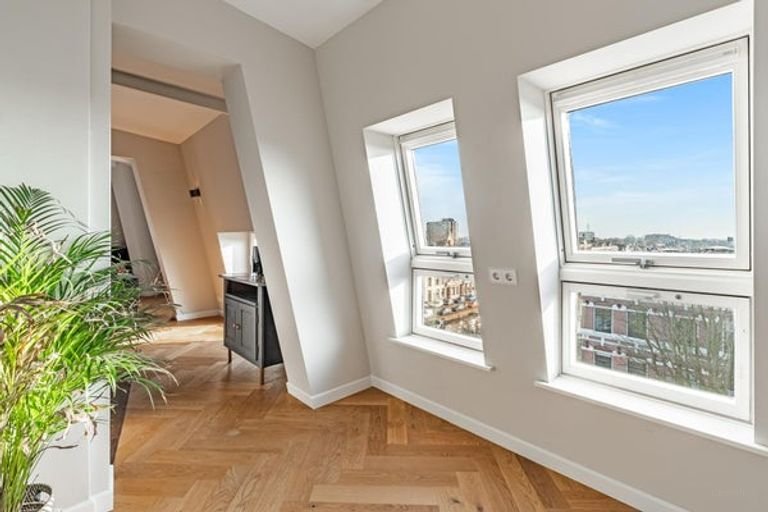 Penthouse with Roof Terrace on Nassauplein - Image 16