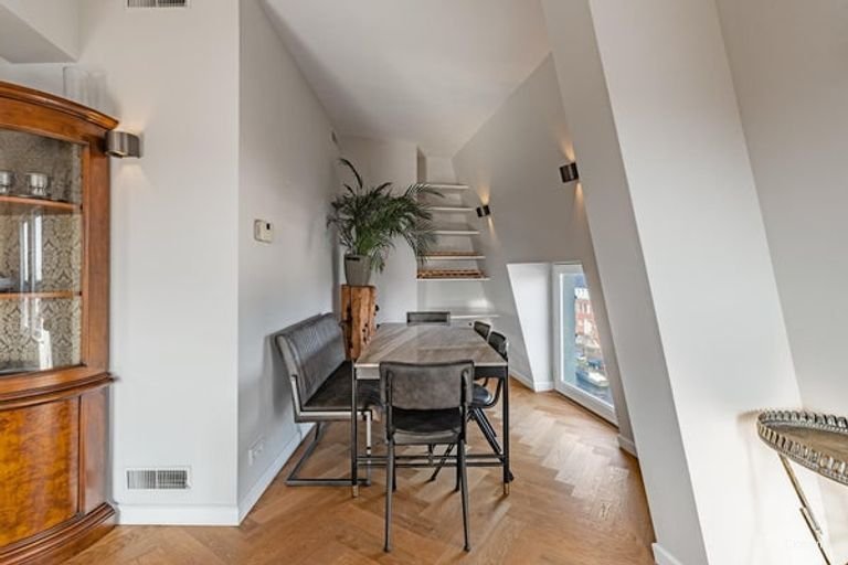 Penthouse with Roof Terrace on Nassauplein - Image 18