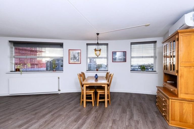 Topfloor appartement met zonnig balkon - Afbeelding 5