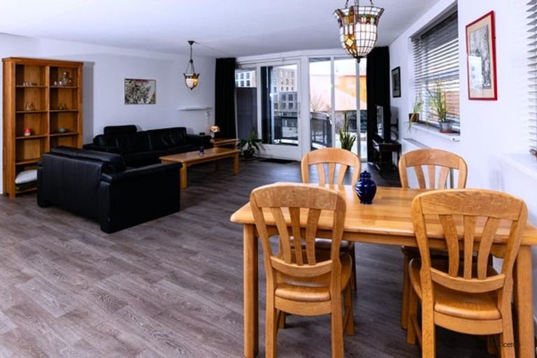 Topfloor appartement met zonnig balkon - Afbeelding 6