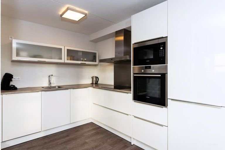 Topfloor appartement met zonnig balkon - Afbeelding 7