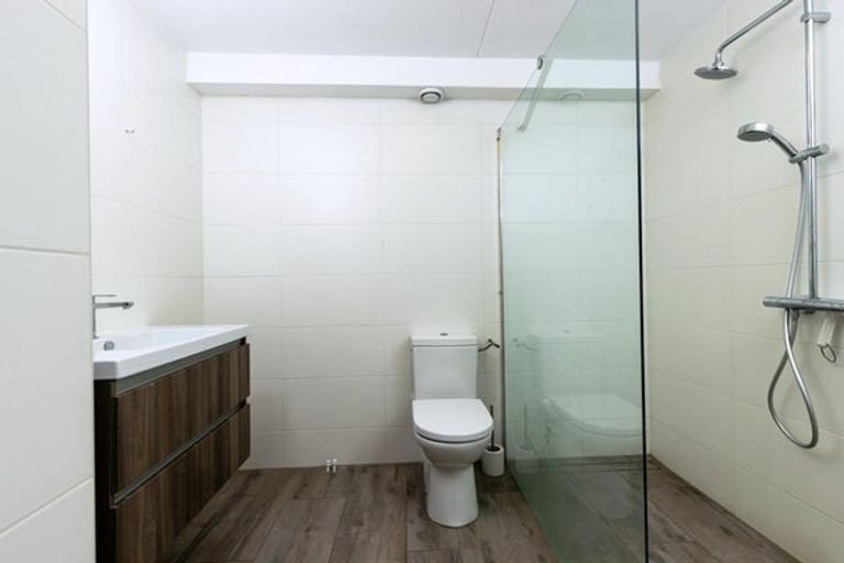 Topfloor appartement met zonnig balkon - Afbeelding 13