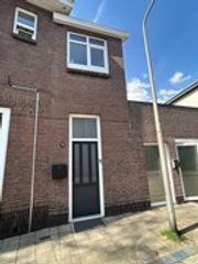 142 m2 upstairs apartment with roof terrace - Image 2