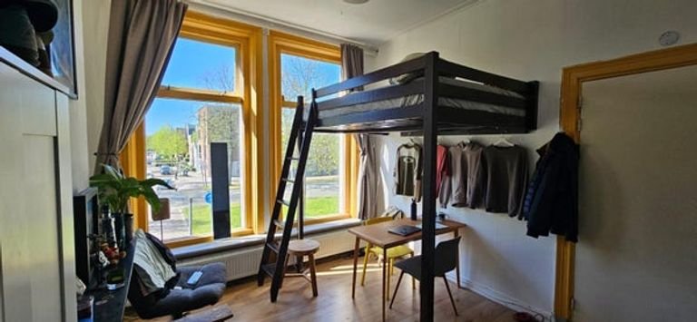 Lichte kamer (15 m²) in de Korrewegwijk - Afbeelding 1