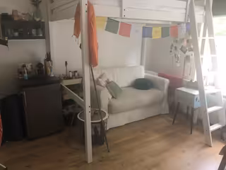 Lichte studentenkamer met dakterras in Arnhem