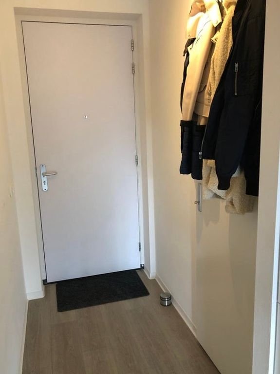 Bright 1-bedroom apartment with elevator - Image 12