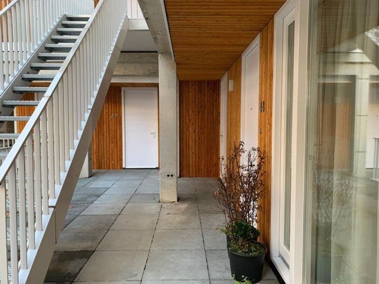 Bright 1-bedroom apartment with elevator - Image 13