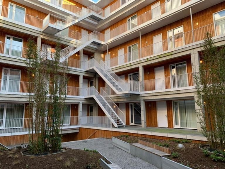 Bright 1-bedroom apartment with elevator - Image 14