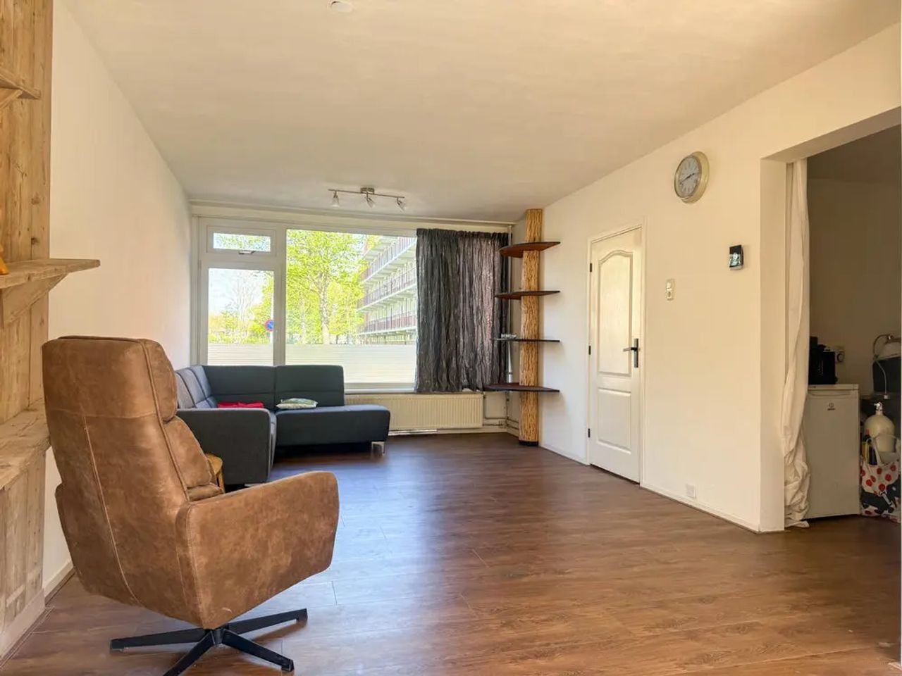 Gemeubileerde tussenwoning met 2 tuinen - Afbeelding 2