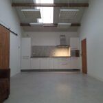 Furnished home in a green setting - Image 3