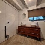 Furnished home in a green setting - Image 10