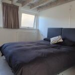 Furnished home in a green setting - Image 13