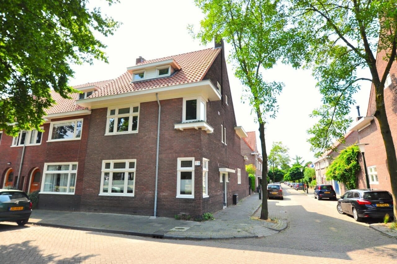 Jaren 30-hoekwoning met 5 slaapkamers - Afbeelding 1