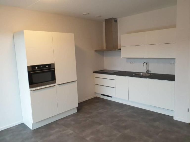 Licht 3-kamerappartement met balkon - Afbeelding 8