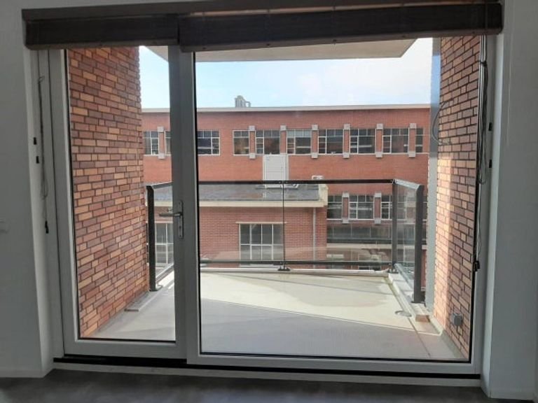 Licht 3-kamerappartement met balkon - Afbeelding 10