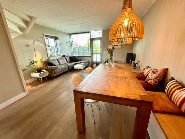 Gemeubileerd gezinshuis met tuin - Afbeelding 2