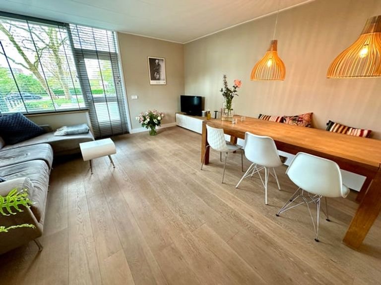 Gemeubileerd gezinshuis met tuin - Afbeelding 1