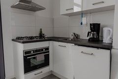 Furnished 2-room apartment with terrace - Image 6