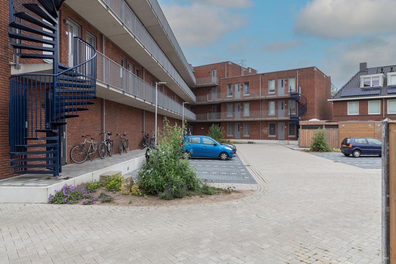 74 m2 apartment with 2 bedrooms - Image 15