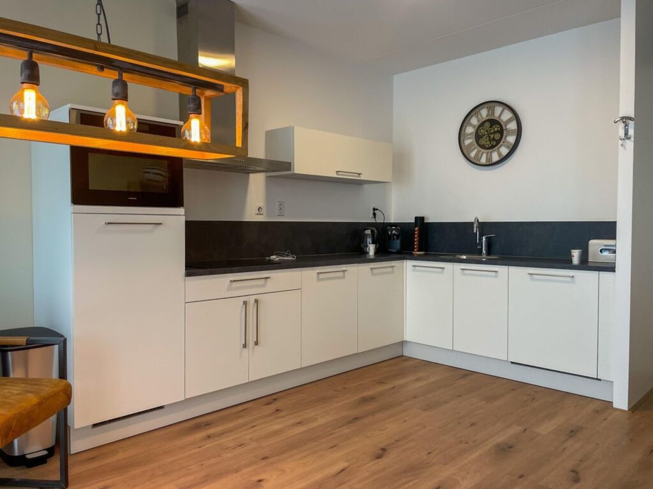 74 m2 apartment with 2 bedrooms - Image 4