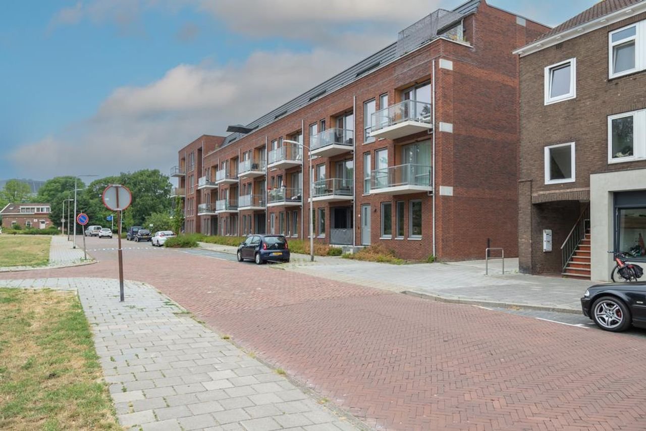 74 m2 apartment with 2 bedrooms - Image 16